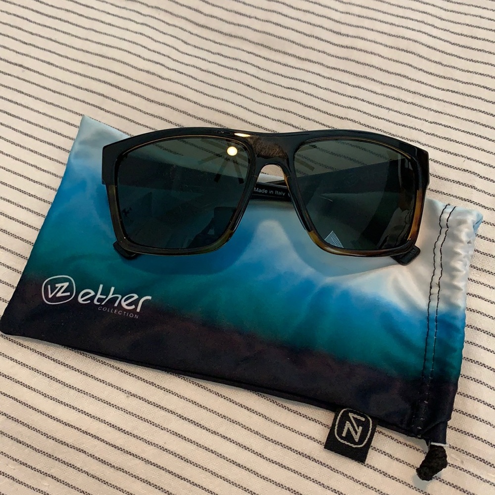 Von zipper sunglasses